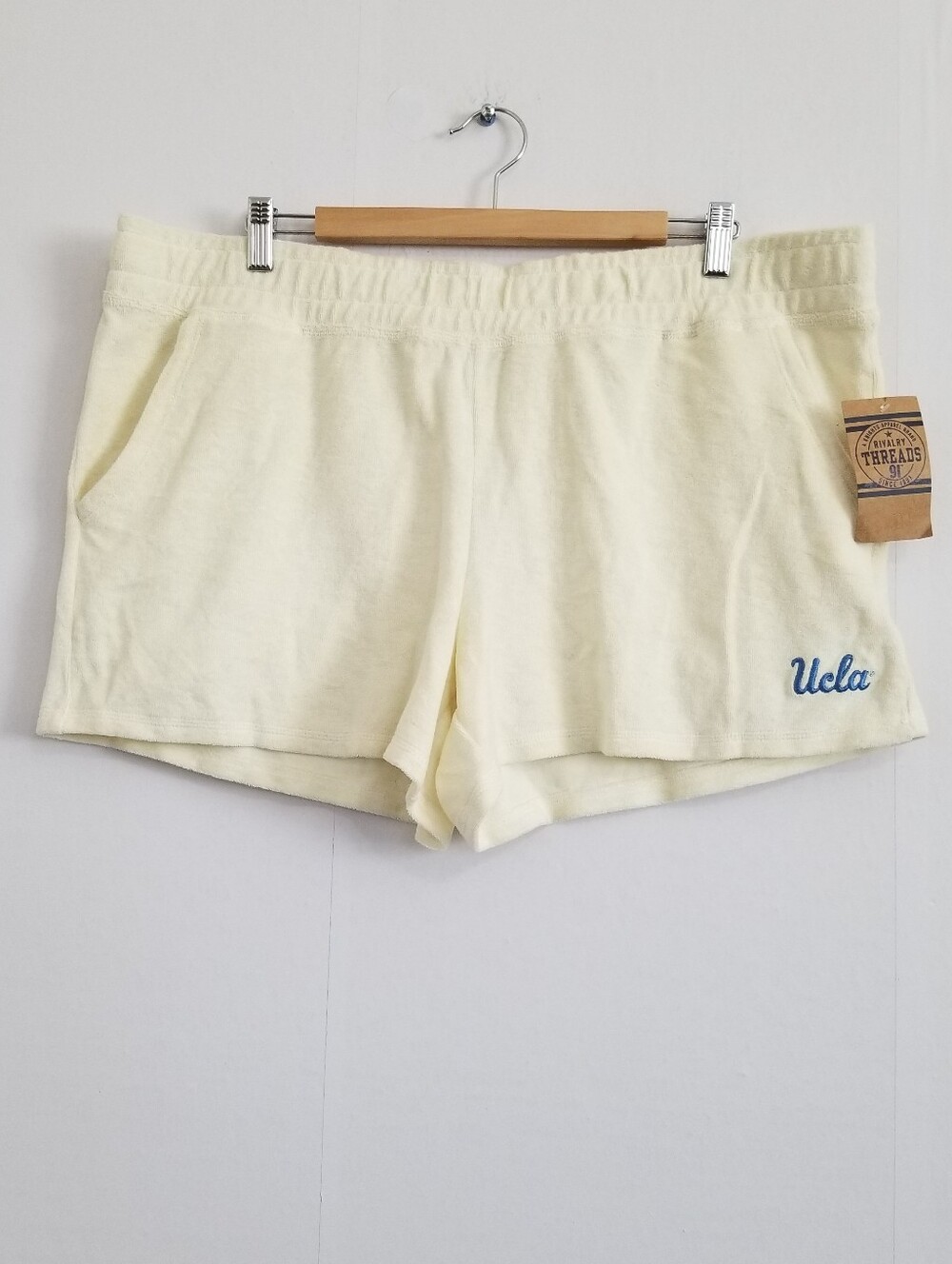 NWT Rivalry Threads UCLA Logo Ivory Terry Shorts Size XL